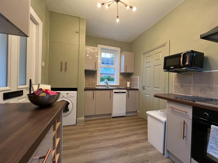 The Rose- Grd Floor, 2-5 Beds, Smarttv, Uni, Tram, M250 Fibre Appartement Nottingham Buitenkant foto
