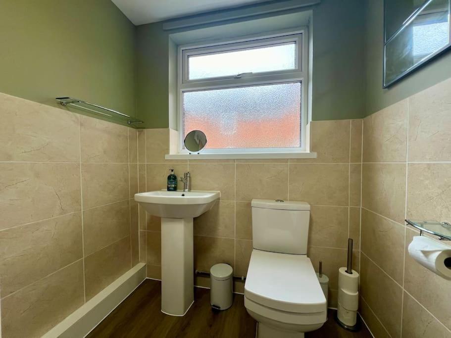 The Rose- Grd Floor, 2-5 Beds, Smarttv, Uni, Tram, M250 Fibre Appartement Nottingham Buitenkant foto